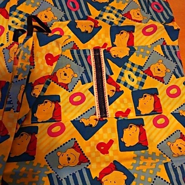 Disney(ディズニー)のプーさん エプロン、三角巾、袋  ハンドメイドのキッズ/ベビー(ファッション雑貨)の商品写真