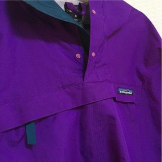 パタゴニア(patagonia)の美品！雪なしタグ  Patagonia パタゴニア アノラック パーカー 紫 S(マウンテンパーカー)