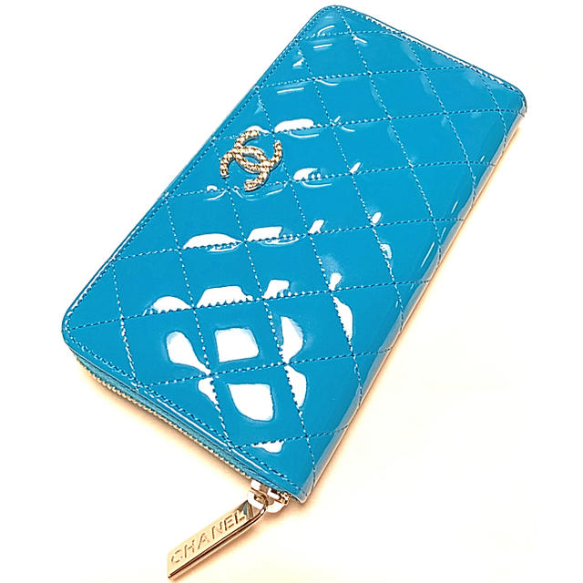 大きい割引 CHANEL - ブルー ラウンドジップ長財布 エナメル 未使用