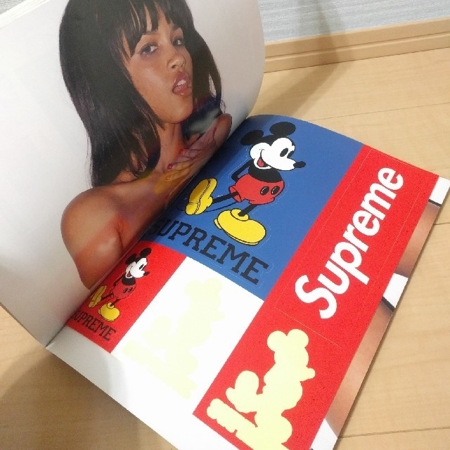 Supreme(シュプリーム)のSupreme BOOK VOL5 / ミッキーマウス エンタメ/ホビーの雑誌(ファッション)の商品写真