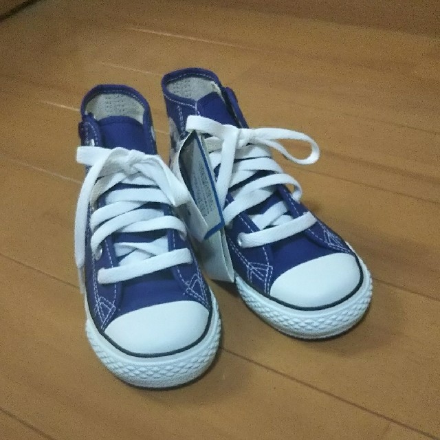 CONVERSE(コンバース)のコンバース キッズ タグ付き 18㎝ キッズ/ベビー/マタニティのキッズ靴/シューズ(15cm~)(スニーカー)の商品写真