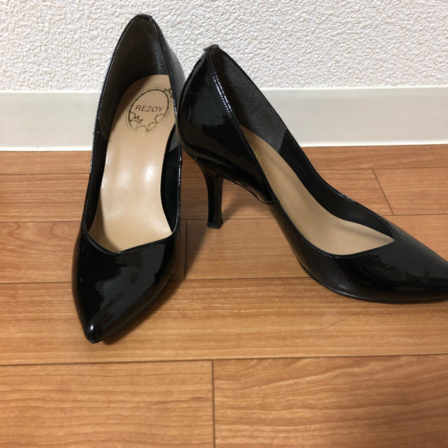 REZOY(リゾイ)の黒シンプル パンプス レディースの靴/シューズ(ハイヒール/パンプス)の商品写真