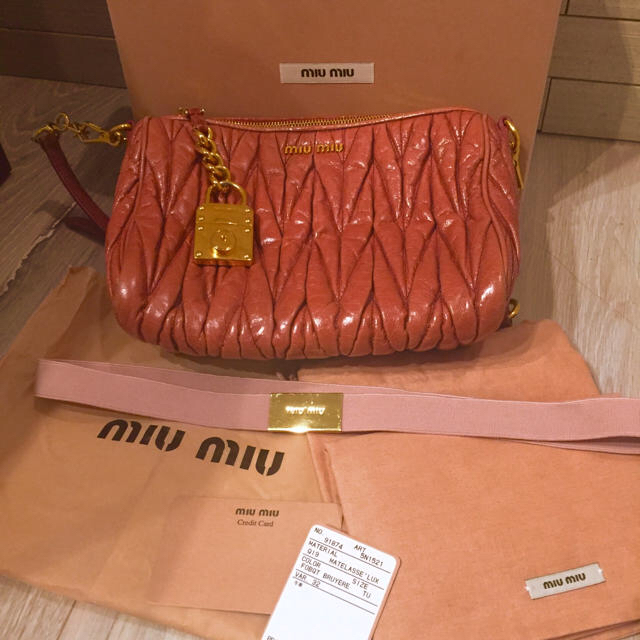 ⚠️明日まで⚠️美品❤️miumiu マトラッセ ショルダーバッグ