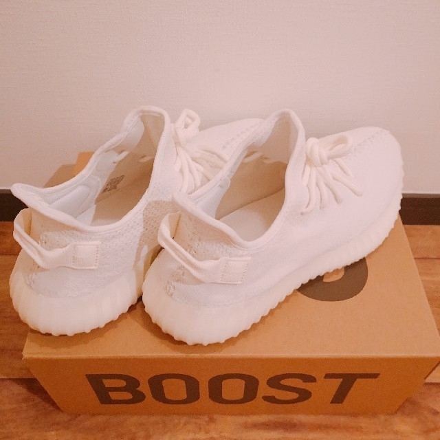 adidas(アディダス)の☆処分SALE☆YEEZY BOOST 350 V2 TRIPLE WHITE メンズの靴/シューズ(スニーカー)の商品写真