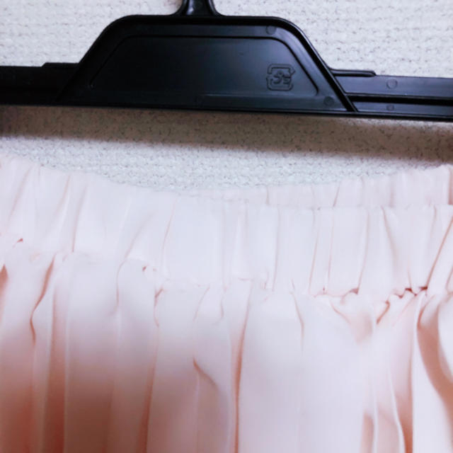 dholic(ディーホリック)のdholic 新品タグ付ロングプリーツティアードスカートピンクアイボリー レディースのスカート(ロングスカート)の商品写真