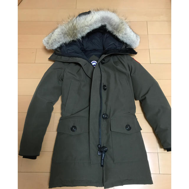 CANADA GOOSE(カナダグース)の超美品！カナダグース ブロンテ カーキ レディースのジャケット/アウター(ダウンジャケット)の商品写真