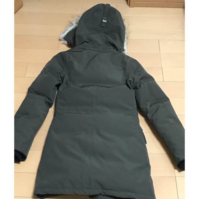 CANADA GOOSE(カナダグース)の超美品！カナダグース ブロンテ カーキ レディースのジャケット/アウター(ダウンジャケット)の商品写真