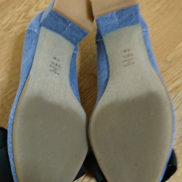 DIANA(ダイアナ)の値下中✨美品DIANAダイアナ ローヒールパンプス22.5ブルー レディースの靴/シューズ(ハイヒール/パンプス)の商品写真