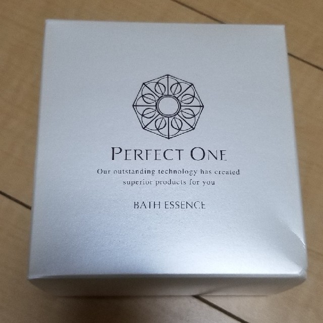 PERFECT ONE(パーフェクトワン)のパーフェクトワン　バスエッセンス　入浴剤　未開封 コスメ/美容のボディケア(入浴剤/バスソルト)の商品写真