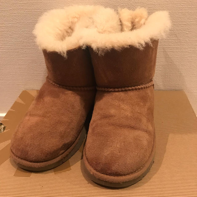 UGG(アグ)のUGG Kids BAILEY Bow 20CM アグ キッズベイリーボウ キッズ/ベビー/マタニティのキッズ靴/シューズ(15cm~)(ブーツ)の商品写真