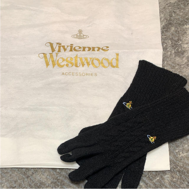 Vivienne Westwood(ヴィヴィアンウエストウッド)のビビアン手袋 黒です レディースのファッション小物(手袋)の商品写真