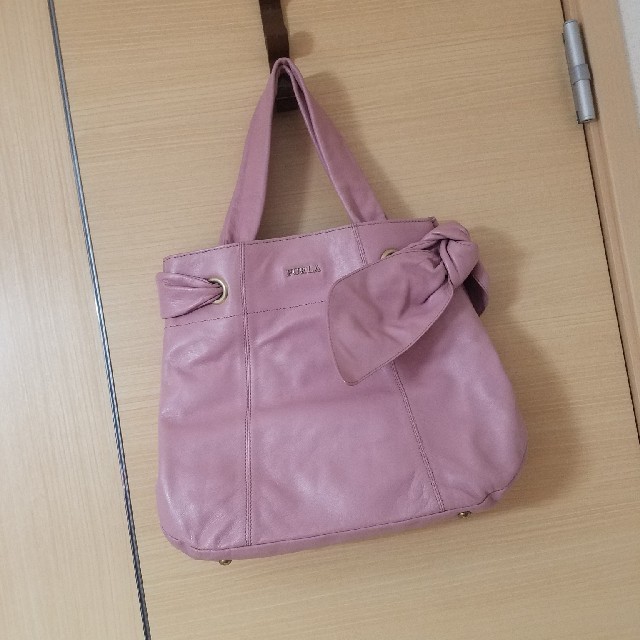 美品 FURLA りぼんレザートートバッグ