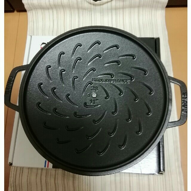 STAUB(ストウブ)のhiro様専用♪  《新品》ストウブ★ブレイザーソテーパン インテリア/住まい/日用品のキッチン/食器(鍋/フライパン)の商品写真