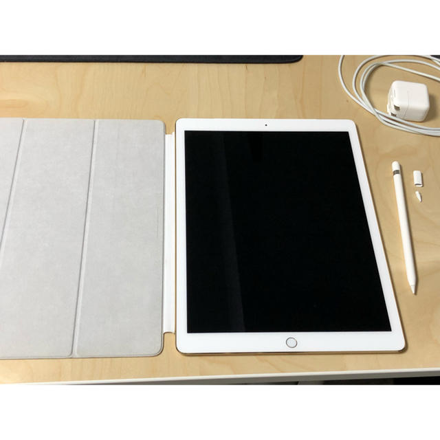 iPad(アイパッド)のiPad Pro 12.9インチ 第1世代 SIMフリー スマホ/家電/カメラのPC/タブレット(タブレット)の商品写真