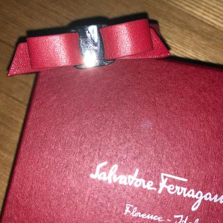 サルヴァトーレフェラガモ(Salvatore Ferragamo)のフェラガモ ブレスレット レッド(ブレスレット/バングル)