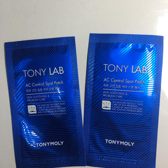 TONY MOLY(トニーモリー)のニキビパッチ   2枚  24パッチ   350円 コスメ/美容のスキンケア/基礎化粧品(その他)の商品写真