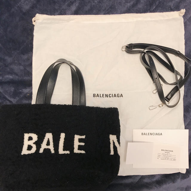 最新な Balenciaga - ムートンバック たんたんバレンシアガ
