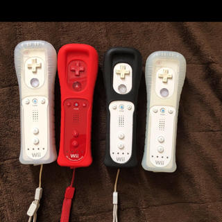 ウィー(Wii)の専用 Wii リモコン 【赤売り切れ】(家庭用ゲーム機本体)