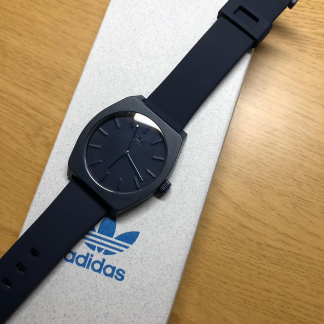 【値下げしました】adidas 腕時計 紺