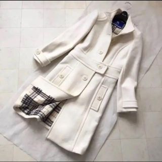 バーバリーブルーレーベル(BURBERRY BLUE LABEL)のバーバリーブルーレーベル白コート(ロングコート)