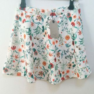 ザラキッズ(ZARA KIDS)のZARA ザラキッズ  花柄スカート 新品 タグ付き(スカート)