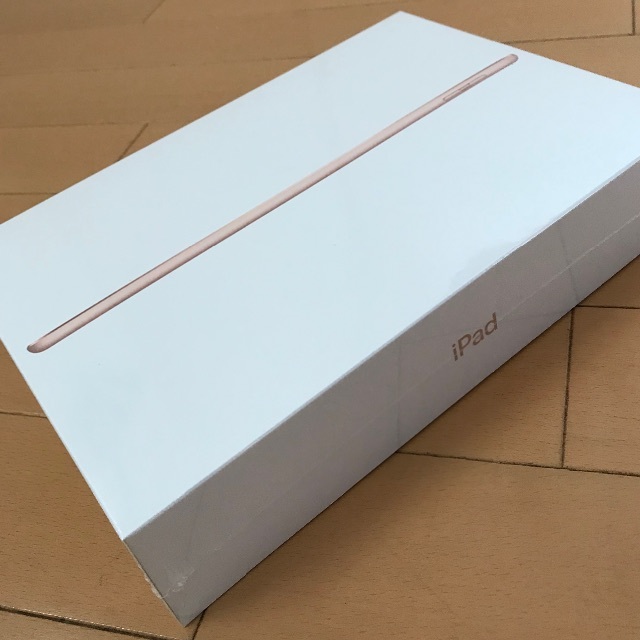 iPad(アイパッド)の【新品・送料無料】iPad 2018 32GB WIFI ゴールド 2台セット スマホ/家電/カメラのPC/タブレット(タブレット)の商品写真