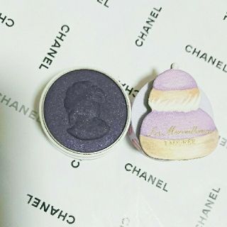 レメルヴェイユーズラデュレ(Les Merveilleuses LADUREE)のラデュレ ミニプレストアイシャドウ 限定102パープル 新品未使用(アイシャドウ)