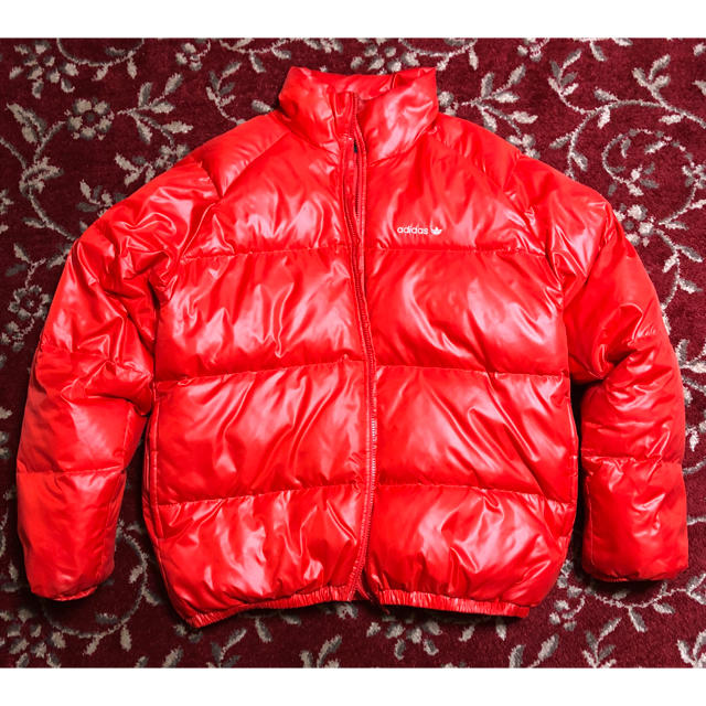 adidas(アディダス)のJTB様専用❗️アディダスオリジナルスの赤のダウンジャケット メンズのジャケット/アウター(ダウンジャケット)の商品写真