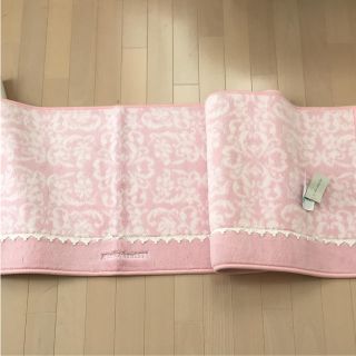 LAURA ASHLEY - ローラアシュレイ キッチンマット 240センチの通販 by ...