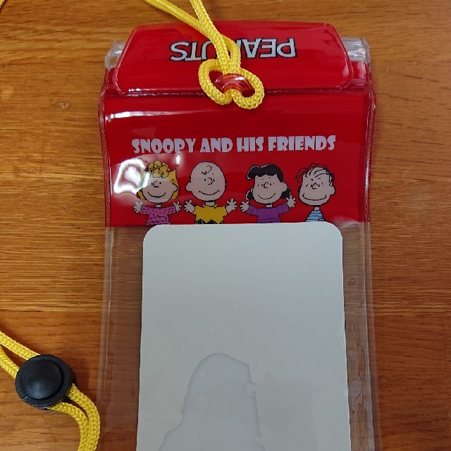 SNOOPY(スヌーピー)のクリアスマホネックポーチ スマホ/家電/カメラのスマホアクセサリー(モバイルケース/カバー)の商品写真