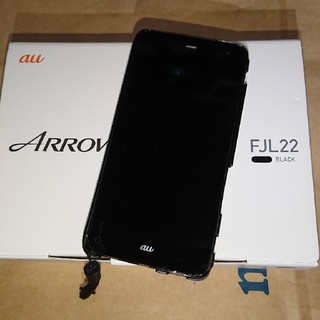 フジツウ(富士通)のau ARROWS FJL22 ブラック 付属品完備(スマートフォン本体)