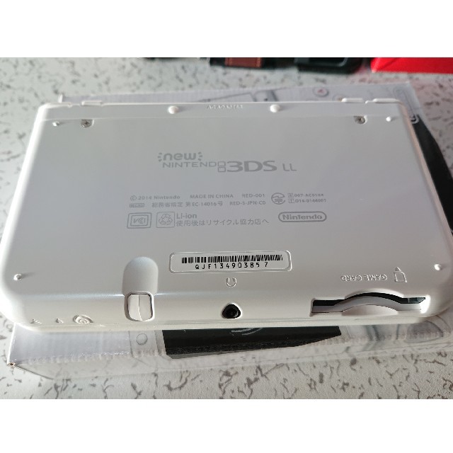 ニンテンドー3DS(ニンテンドー3DS)の〖 美品 〗任天堂 new 3DSLL パールホワイト エンタメ/ホビーのゲームソフト/ゲーム機本体(携帯用ゲーム機本体)の商品写真