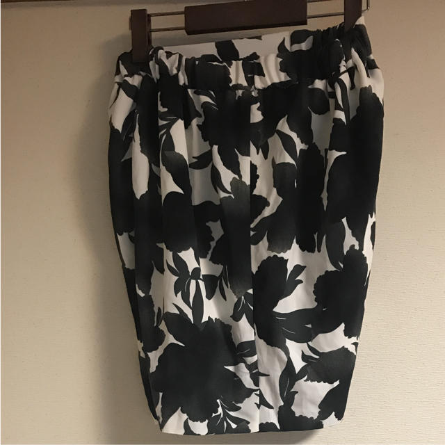JEANASIS(ジーナシス)の未使用 タグ付き ジーナシス    スカート レディースのスカート(ひざ丈スカート)の商品写真