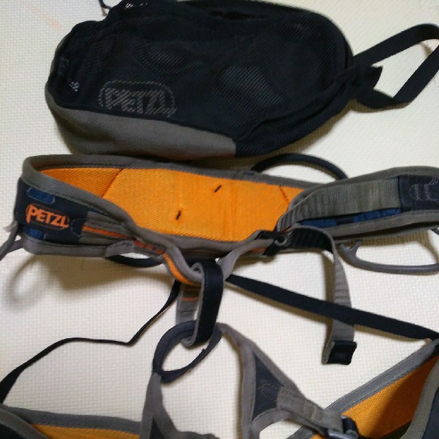 PETZL(ペツル)のPETZL ハーネス ADJAMA Mサイズ スポーツ/アウトドアのアウトドア(登山用品)の商品写真