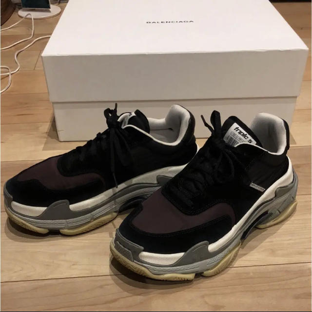 【即日発送】BALENCIAGA  triple s 40サイズ靴/シューズ