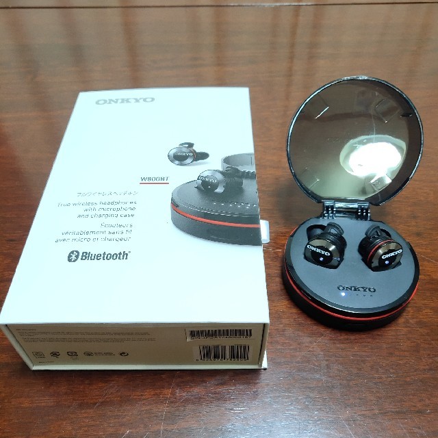 ONKYO(オンキヨー)のTao様専用　ONKYO W800BT 完全独立ワイヤレス スマホ/家電/カメラのオーディオ機器(ヘッドフォン/イヤフォン)の商品写真