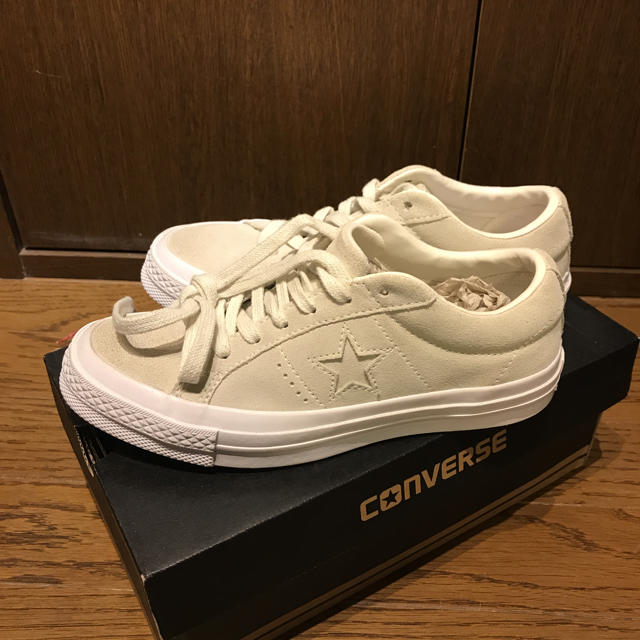 コンバースのバックスキンのスニーカーです。