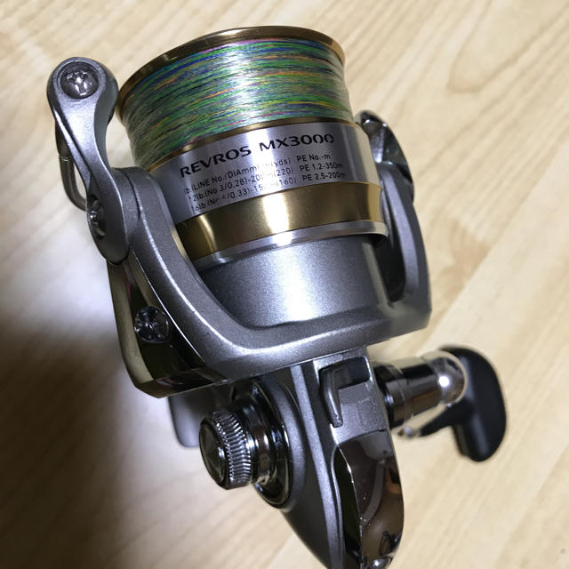 DAIWA(ダイワ)のダイワ レブロス3000  スピニングリール中古 スポーツ/アウトドアのフィッシング(リール)の商品写真