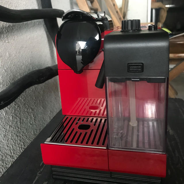 ネスプレッソ コーヒーメーカー ラティシマ・プラス レッド F411RE
