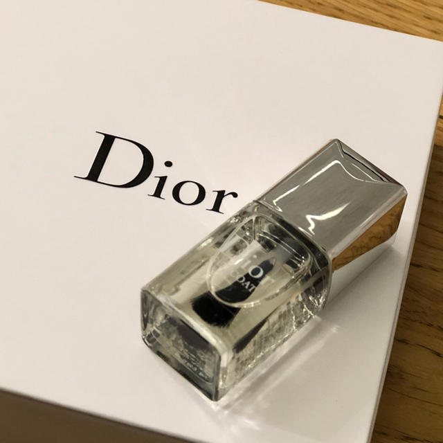 Christian Dior(クリスチャンディオール)のDior ＊ ディオール ＊ ジェルトップコート ＊ ネイルエナメル コスメ/美容のネイル(ネイルトップコート/ベースコート)の商品写真