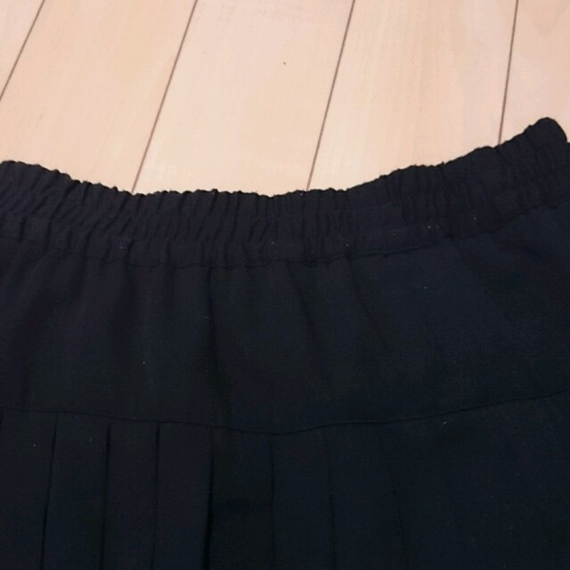 LOWRYS FARM(ローリーズファーム)の黒プリーツスカート レディースのスカート(ミニスカート)の商品写真