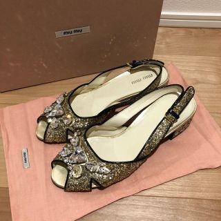 ミュウミュウ(miumiu)のmiumiu  グリッターサンダル 38(サンダル)