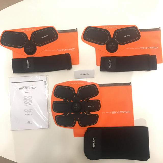 SIXPAD(シックスパッド)のSIX PAD 3点セット スポーツ/アウトドアのトレーニング/エクササイズ(トレーニング用品)の商品写真