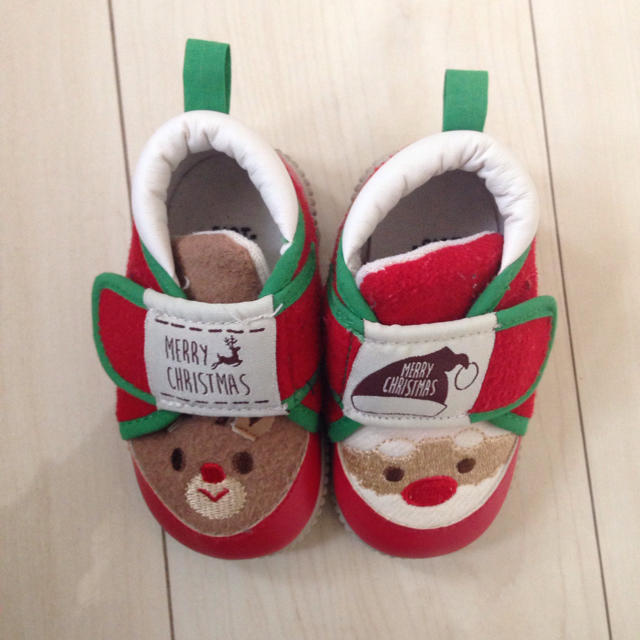バースデークリスマス靴 スリッポン キッズ/ベビー/マタニティのベビー靴/シューズ(~14cm)(スリッポン)の商品写真