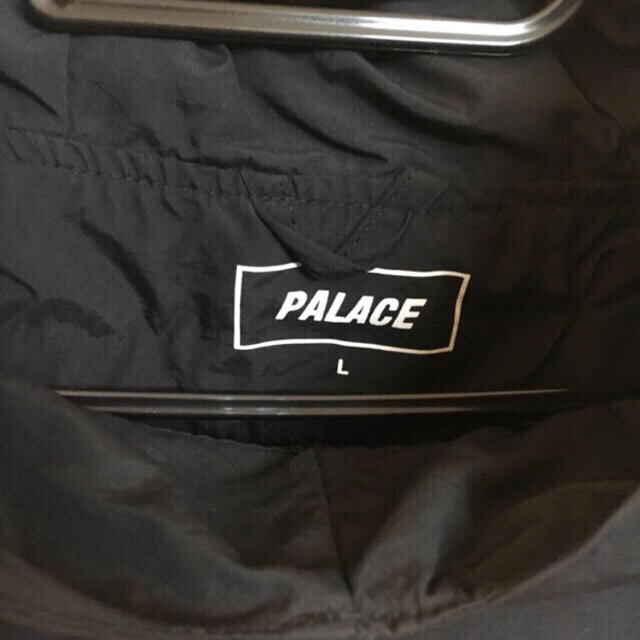 Supreme(シュプリーム)のpalace ナイロンパーカー メンズのトップス(パーカー)の商品写真