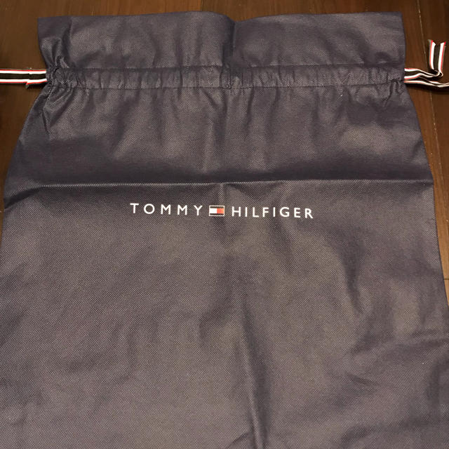 TOMMY HILFIGER(トミーヒルフィガー)のラッピング袋 インテリア/住まい/日用品のオフィス用品(ラッピング/包装)の商品写真