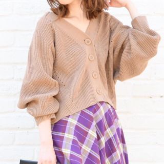 ナチュラルクチュール(natural couture)の完売品⭐アイレット入りシンプルカーディガン(カーディガン)