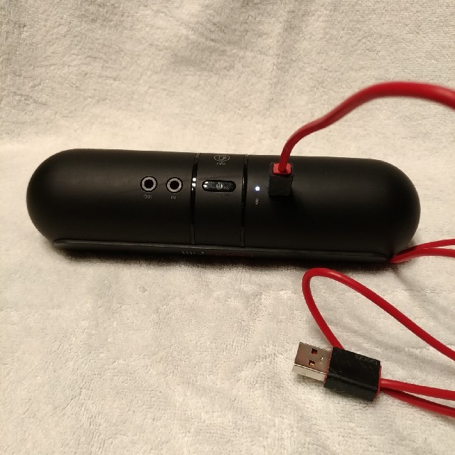 Beats by Dr Dre(ビーツバイドクタードレ)のbeats pill スマホ/家電/カメラのオーディオ機器(スピーカー)の商品写真