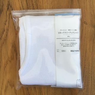 ムジルシリョウヒン(MUJI (無印良品))のMUJI メンズMサイズ Vネックスリーブレスシャツ 白(タンクトップ)