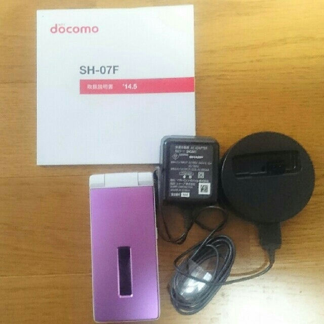 NTTdocomo(エヌティティドコモ)の【美品】docomoガラケー  SH―07F スマホ/家電/カメラのスマートフォン/携帯電話(携帯電話本体)の商品写真